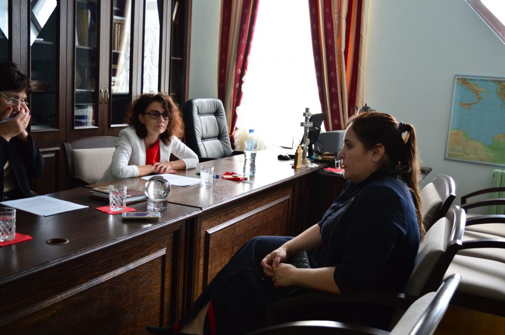 План родов, окситоцин, правильные палаты, консультанты ГВ, естественное планирование семьи и половое воспитание в школе: чиновник и акушер-гинеколог ответили на вопросы пользователей соц. сетей