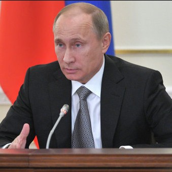Путин: многодетная семья в России должна стать модной