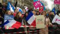 Масштабная акция протеста против однополых браков в Париже