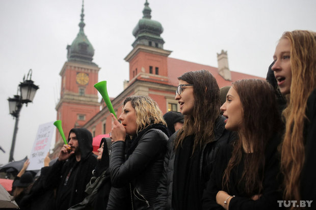 Консервативное правительство Польши не поддержало полный запрет абортов