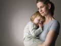 Что не так с нашим материнством? Блиц-опрос накануне Дня матери