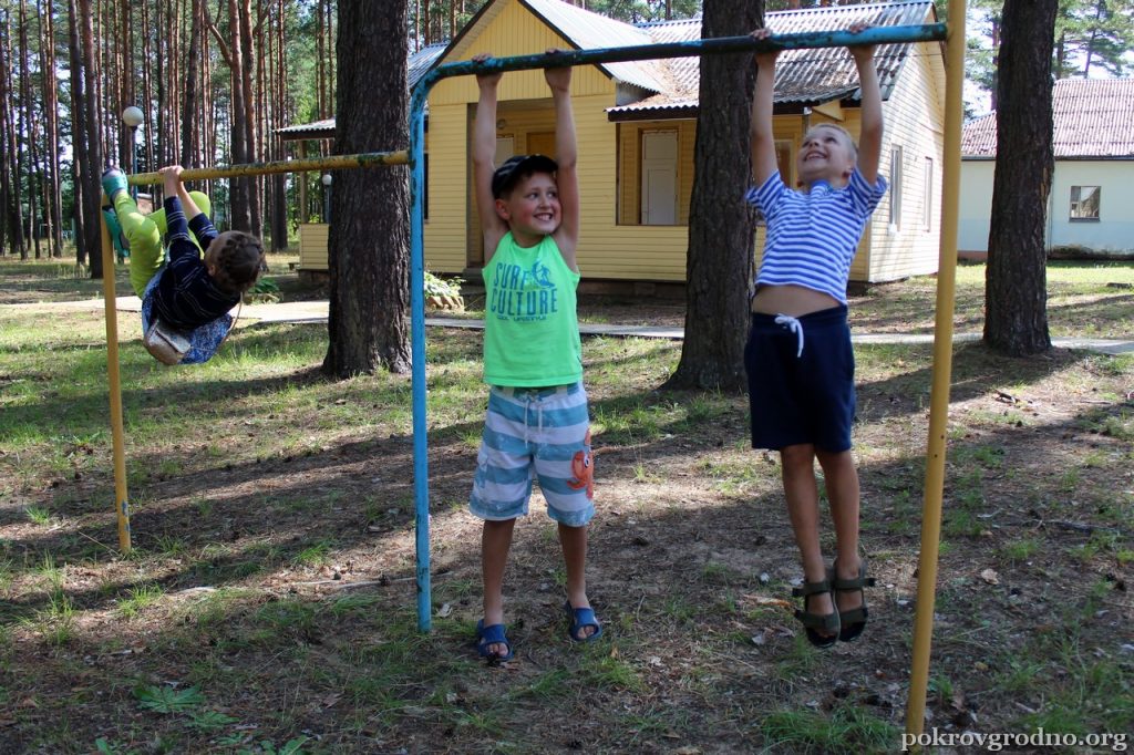 Священник Александр Гук: многодетные родители острее чувствуют чужую боль