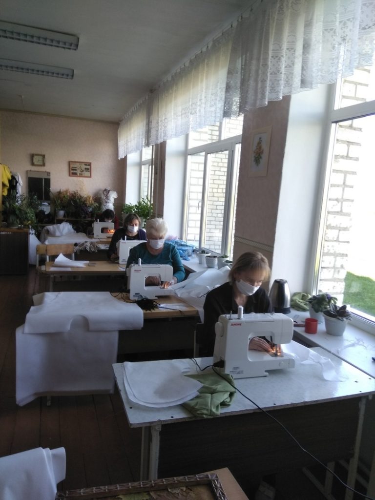 "Только не пишите пафосно, я ничего такого не делаю". О волонтёрах