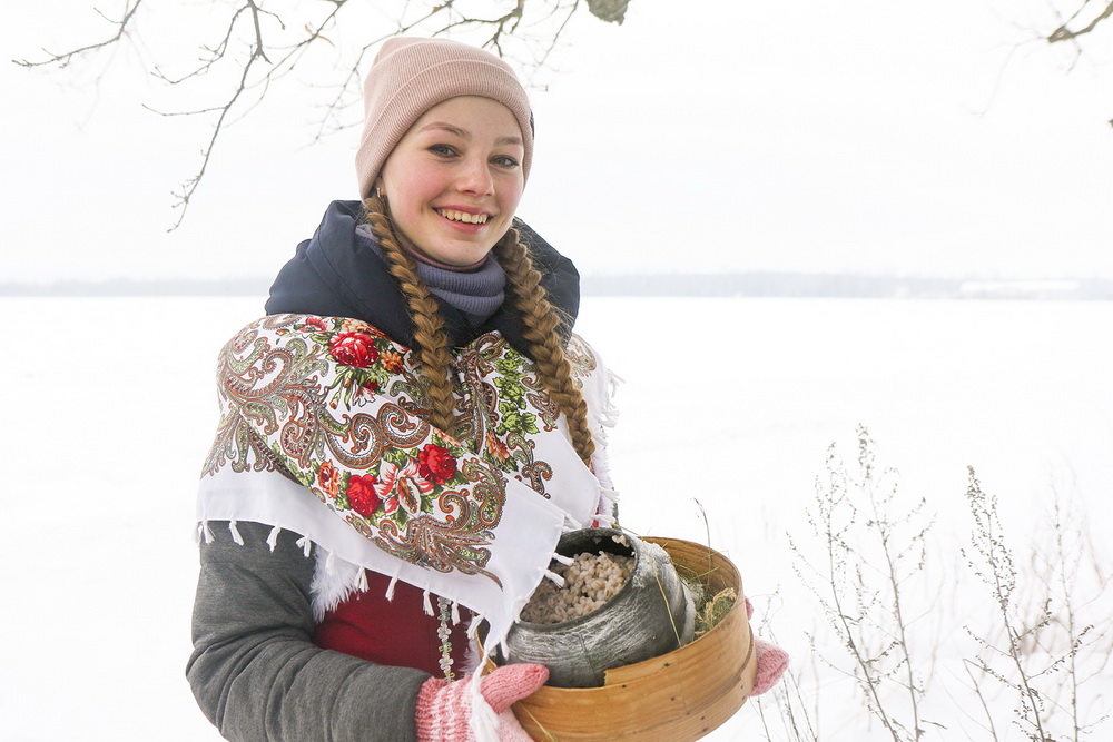«Нашы продкі на Каляды не ўпрыгожвалі елку, гэта быў вясельны атрыбут нявесты». Гісторык пра абрады галоўнага свята беларусаў