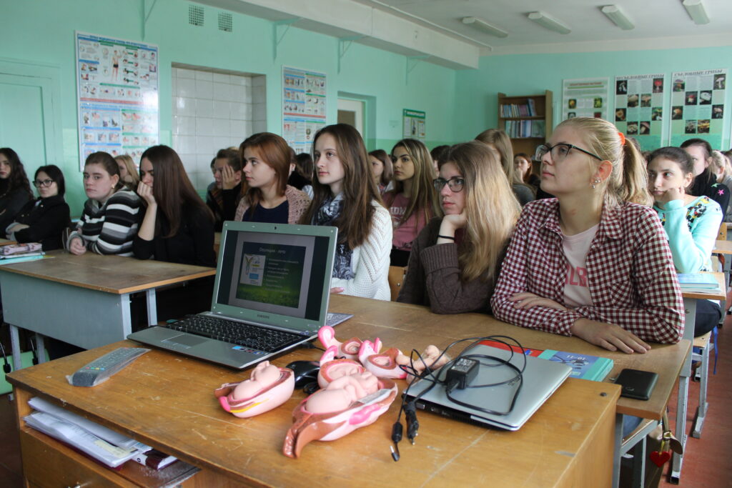 Сохранение репродуктивного здоровья девушек: проект «Ассоль» в межшкольных центрах  допризывной подготовки г. Гомеля