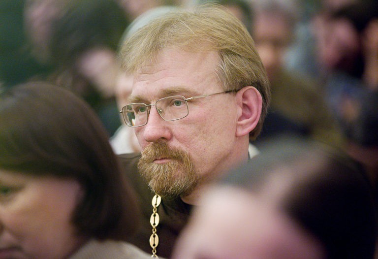 Что сейчас делать христианину? Священник об агрессии, молитве и помощи