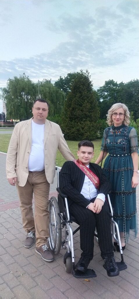 "Нет возможности вырваться на сессию". Узнали, почему ребятам с инвалидностью сложно поступить в вуз