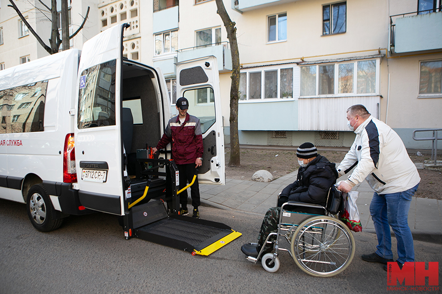 В Минске работает социальное такси. Кто и на каких условиях может воспользоваться им