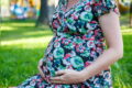 В Удмуртии врачи-гинекологи сделали сложную операцию беременной двойней женщине