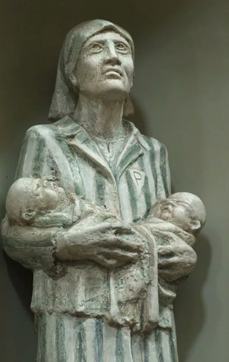 «ОНИ РОЖДАЛИСЬ ЖИВЫМИ»: ПОДВИГ АКУШЕРКИ ОСВЕНЦИМА